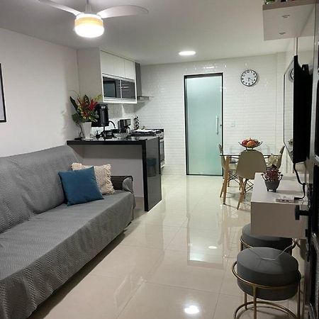Apartamento moderno e super confortável localizado a alguns passos da Praia Grande Arraial do Cabo Exterior foto