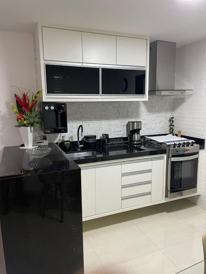 Apartamento moderno e super confortável localizado a alguns passos da Praia Grande Arraial do Cabo Exterior foto
