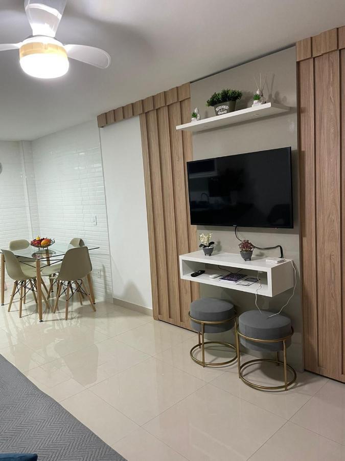 Apartamento moderno e super confortável localizado a alguns passos da Praia Grande Arraial do Cabo Exterior foto