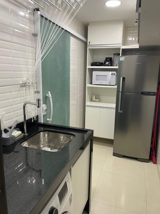 Apartamento moderno e super confortável localizado a alguns passos da Praia Grande Arraial do Cabo Exterior foto